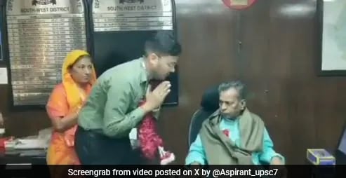 Delhi IAS Officer Honours Priest, Gives Him His Official Chair, Sparks Row