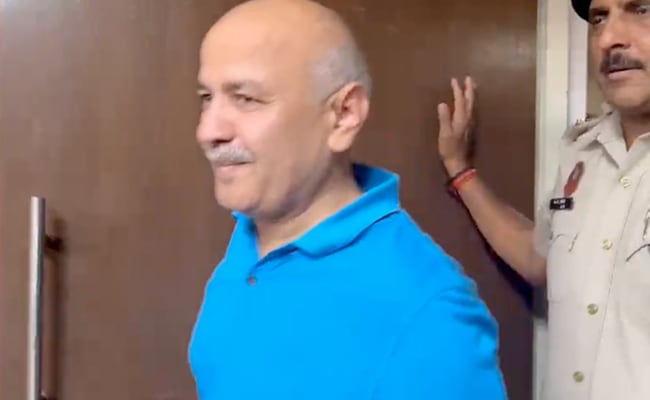 AAP Likely To File Review Petition Against Order Denying Bail To Manish Sisodia