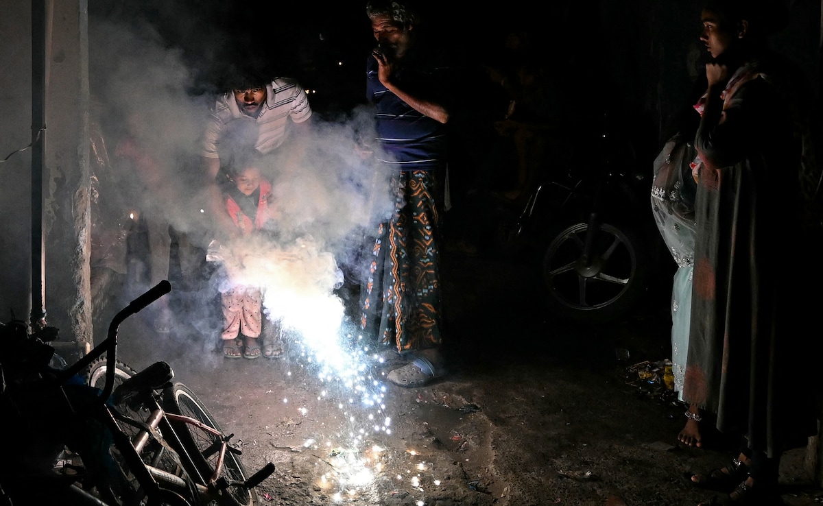 BJP Leaders Encouraged People To Burst Crackers, Alleges Delhi Minister