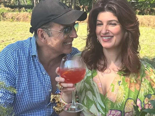 Akshay Kumar pens a heartfelt note for Twinkle Khanna as she launches her new book