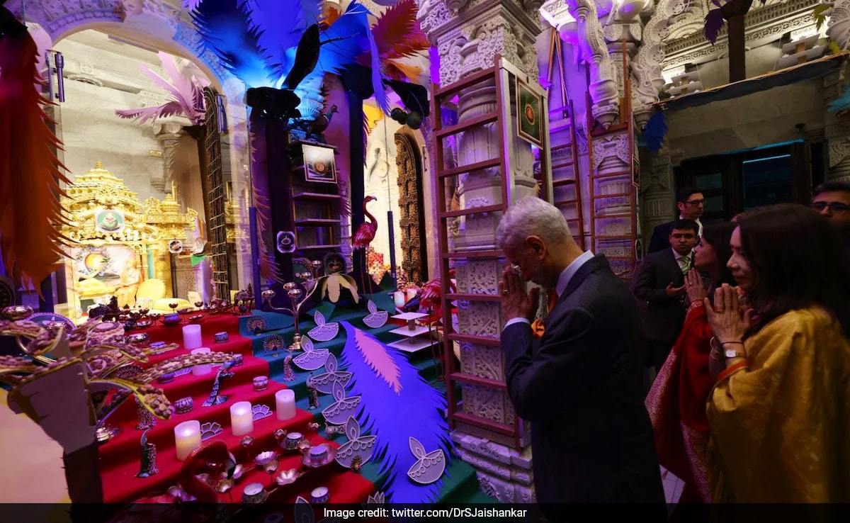 “Blessed”: S Jaishankar, Wife Offer Prayers At Swaminarayan Temple In London