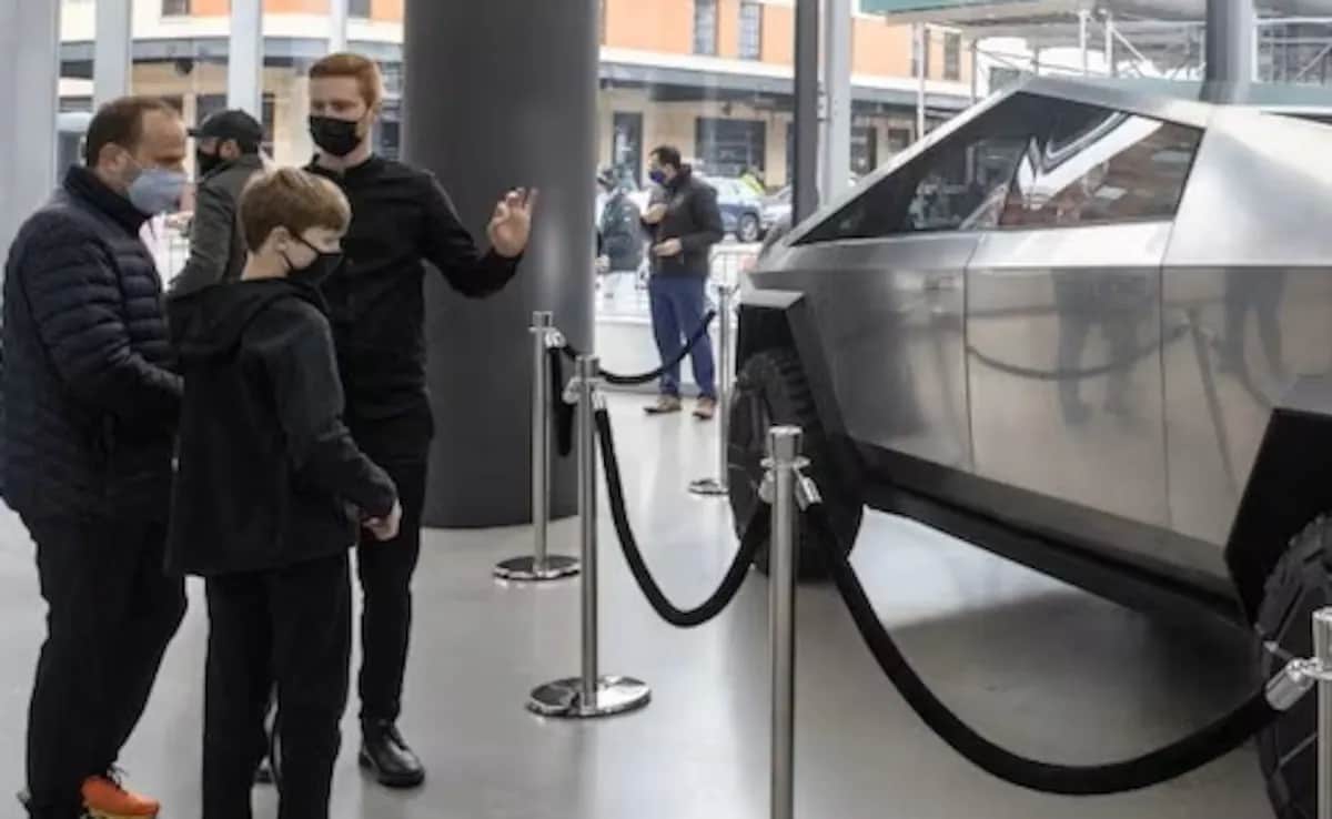 Tesla Cracks Down On Cybertruck Resales With ,000 Penalty In US