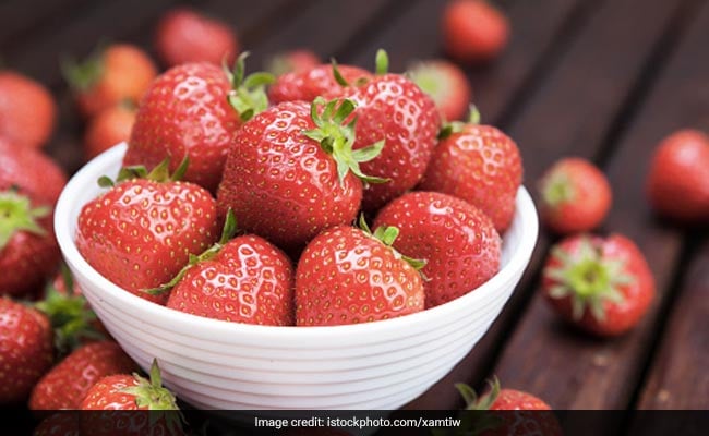 A Cup Of Strawberries A Day May Reduce Dementia Risk, Claims Study