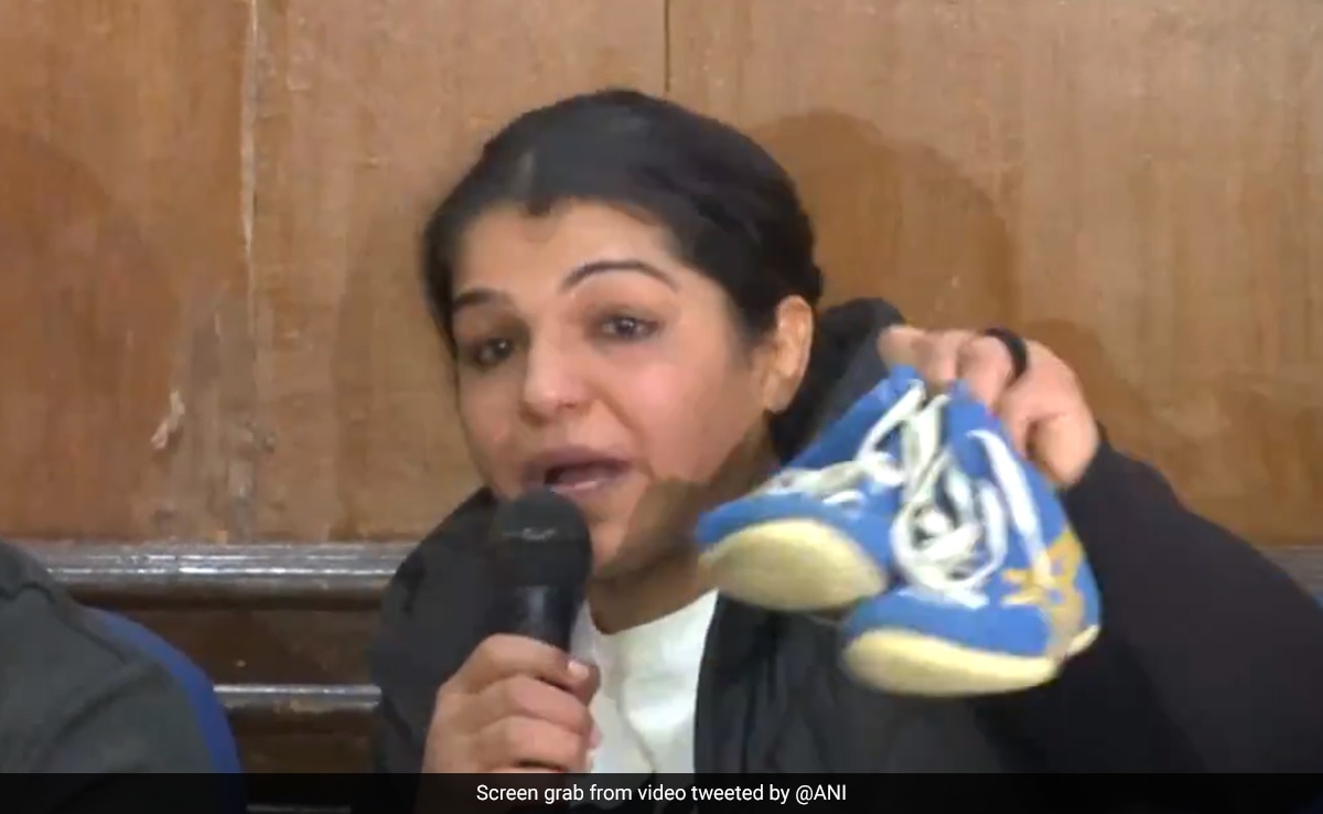 “I Quit Wrestling”: Sakshee Malikkh Leaves Boots On Table After Key Poll