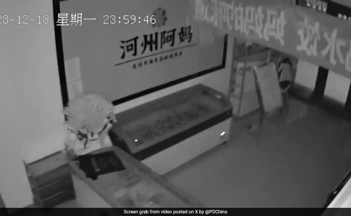 Video: The Moment Deadly Earthquake Hit China