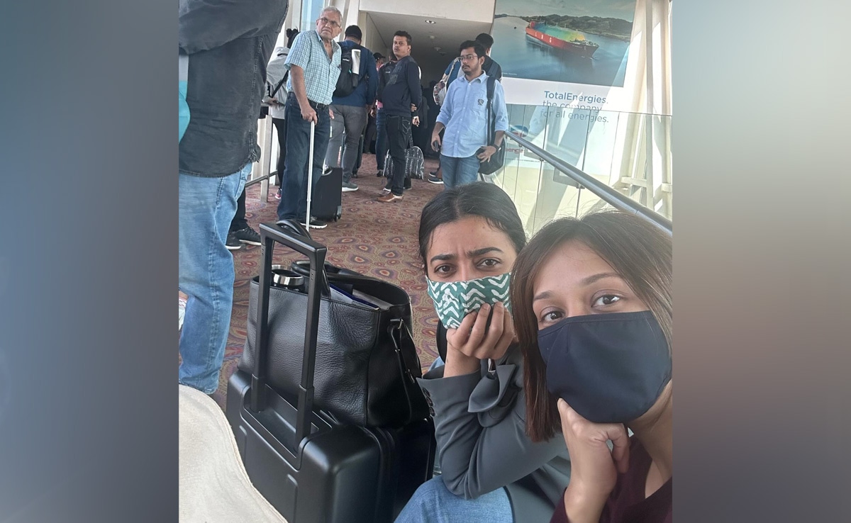 Actor Radhika Apte Locked In Airport For Hours, No Access To Loo, Water
