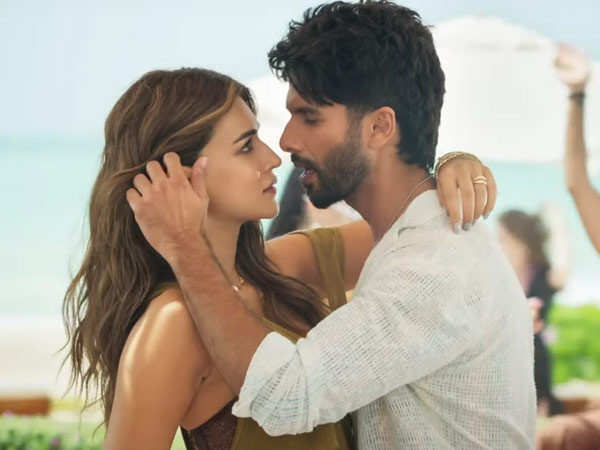 Teri Baaton Mein Aisa Uljha Jiya: Akhiyaan Gulaab shows off Shahid Kapoor Kriti Sanonâs chemistry