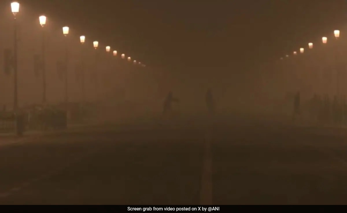Delhi Wakes Up To Dense Fog, Flight And Train Ops Affected
