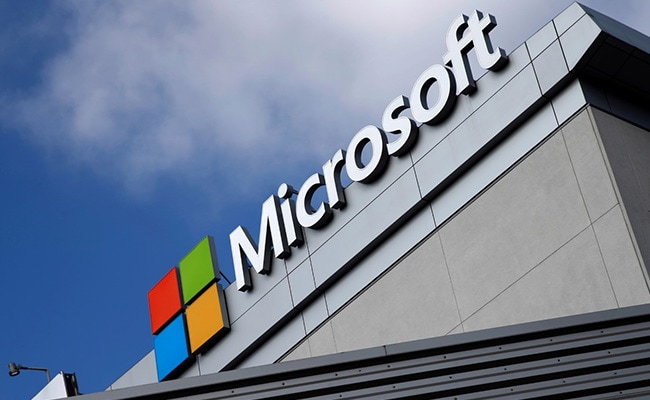 Microsoft Says Russian Hackers Stole Senior Executives’ Emails