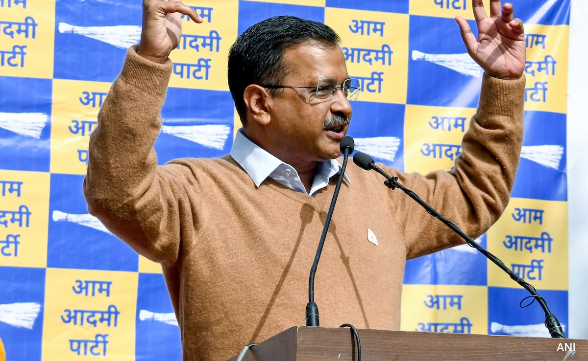 Cops At Arvind Kejriwal’s Home To Serve Notice Over “MLA Poaching” Remarks