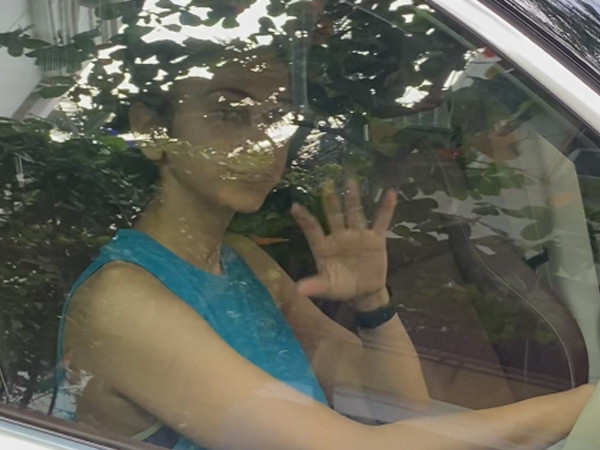 Rakul Preet Singh visits Jackky Bhagnaniâs home ahead of their wedding. Watch: