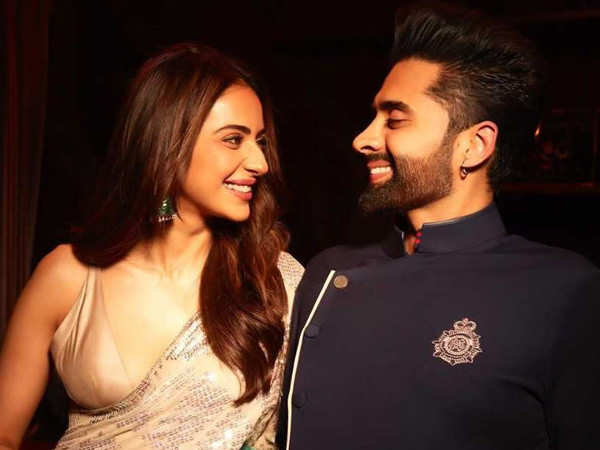 Rakul Preet Singh and Jackky Bhagnani to postpone their honeymoon and focus on work post-wedding