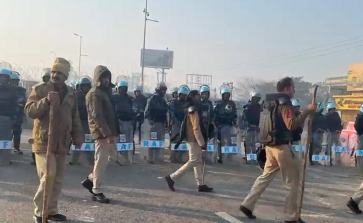 Day 3 Of Protest: Rail Roko Across Punjab, Big Centre-Farmer Leaders Meet Day 3 Of Protest: Rail Roko Across Punjab, Big Centre-Farmer Leaders Meet