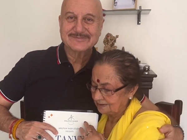 Anupam Kher announces his directorial Tanvi The Great