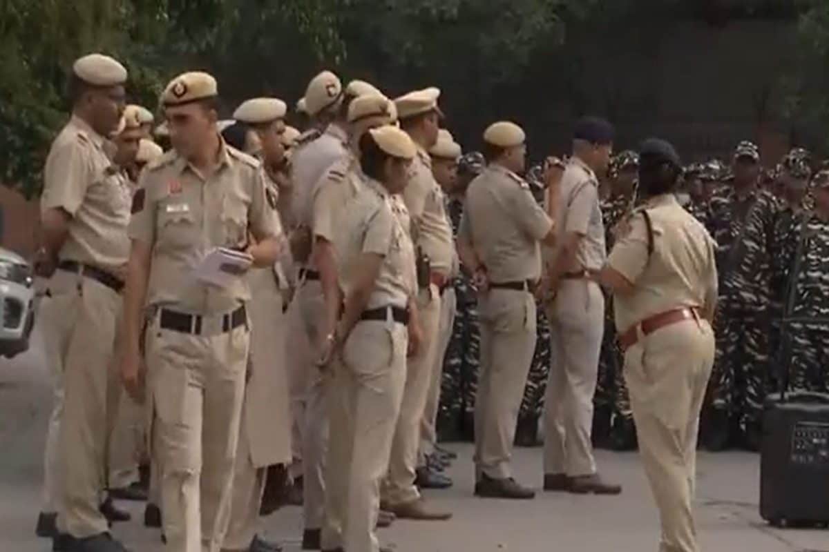 Delhi Police Beefs Up Security Amid AAP Call to ‘Gherao’ PM Residence Against Kejriwal’s Arrest