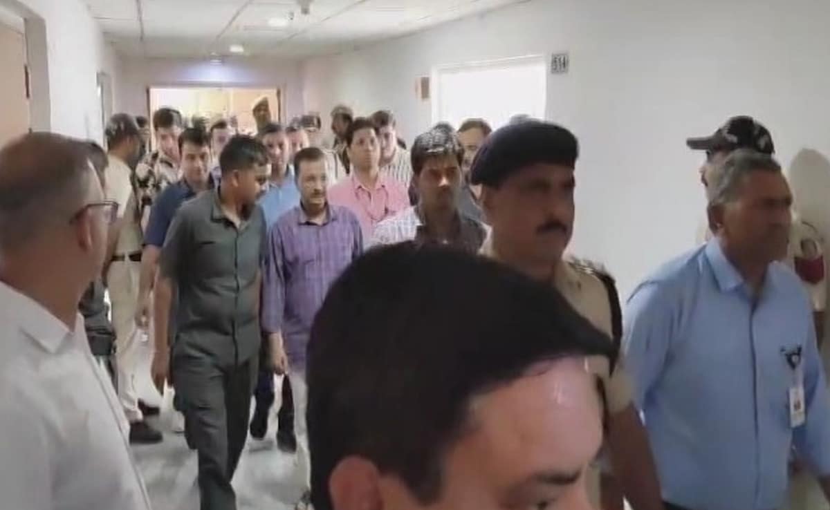 Arvind Kejriwal Produced In Court, Probe Agency Says He Is “Kingpin”