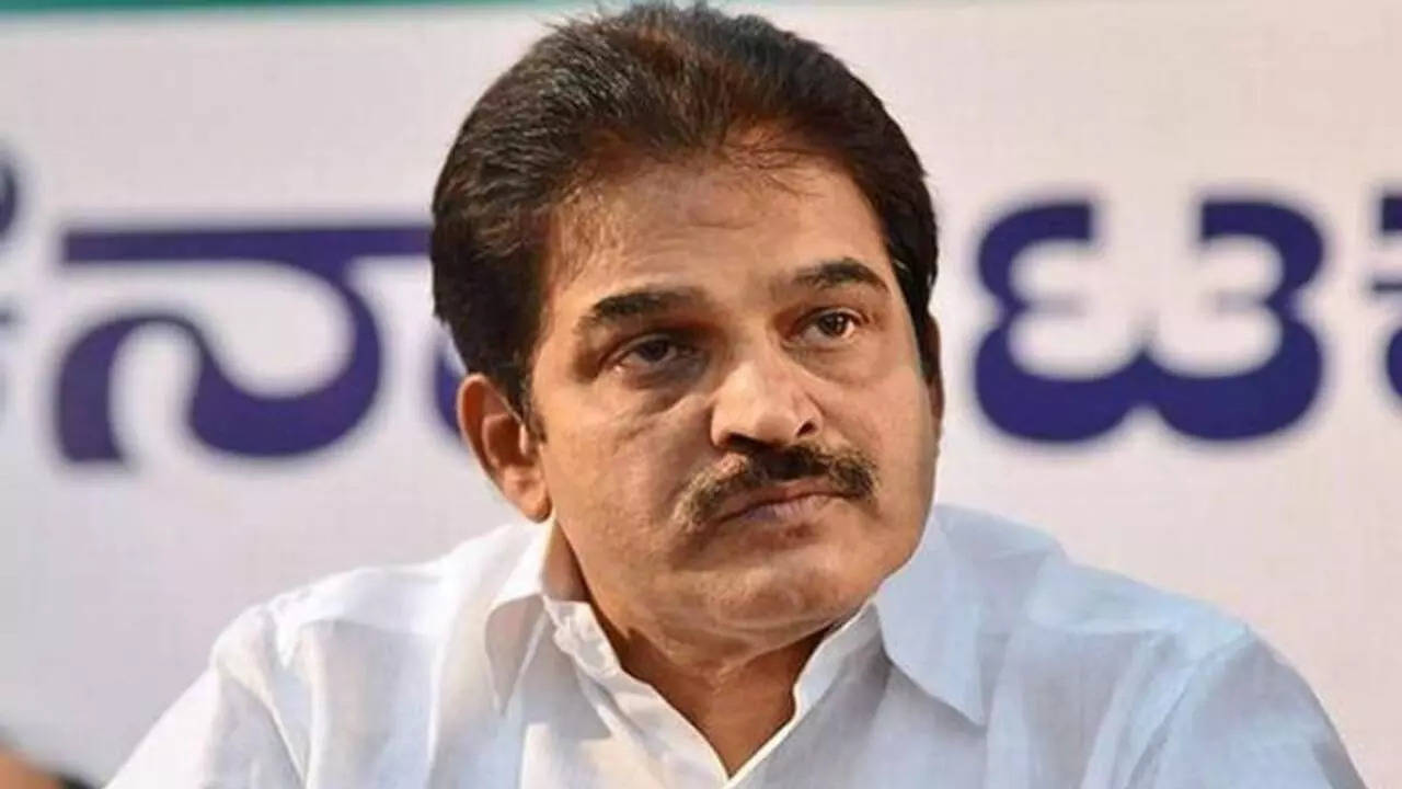 ‘Very concerning’: Oppn reacts to Goel’s sudden resignation