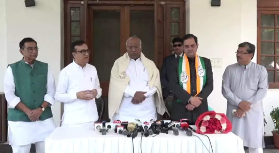 Haryana BJP MP Brijendra Singh resigns, joins Congress