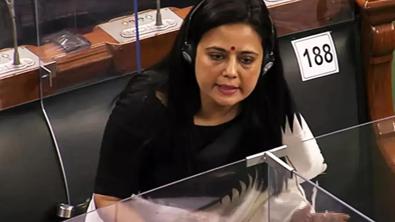 Cash-for-query case: Lokpal orders CBI to probe Mahua Moitra Cash-for-query case: Lokpal orders CBI to probe Mahua Moitra