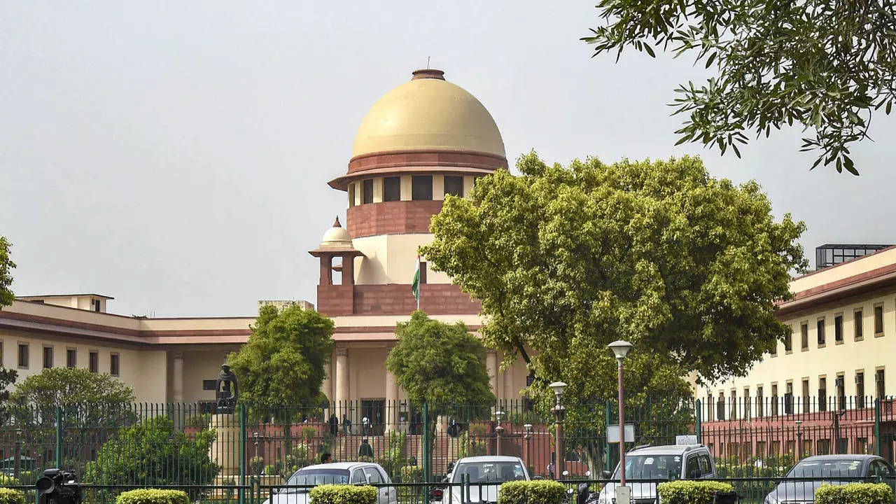 SC puts on hold Centre’s notification setting up ‘fact-check unit’ SC puts on hold Centre’s notification setting up ‘fact-check unit’