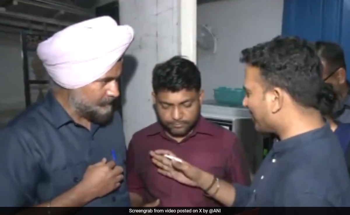 Live: Probe Agency Questioning Arvind Kejriwal In Liquor Policy Case