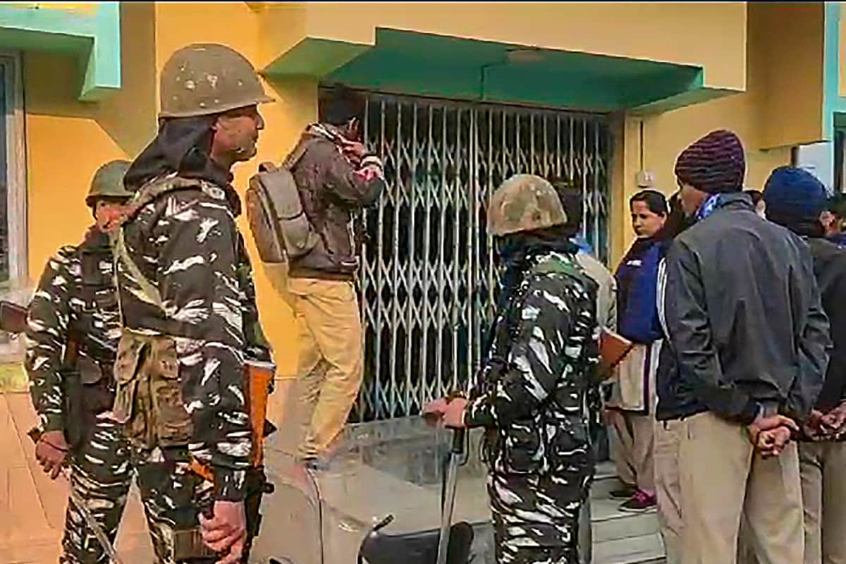 I-T Concludes Search Operations at Premises of Bengal Minister’s Brother