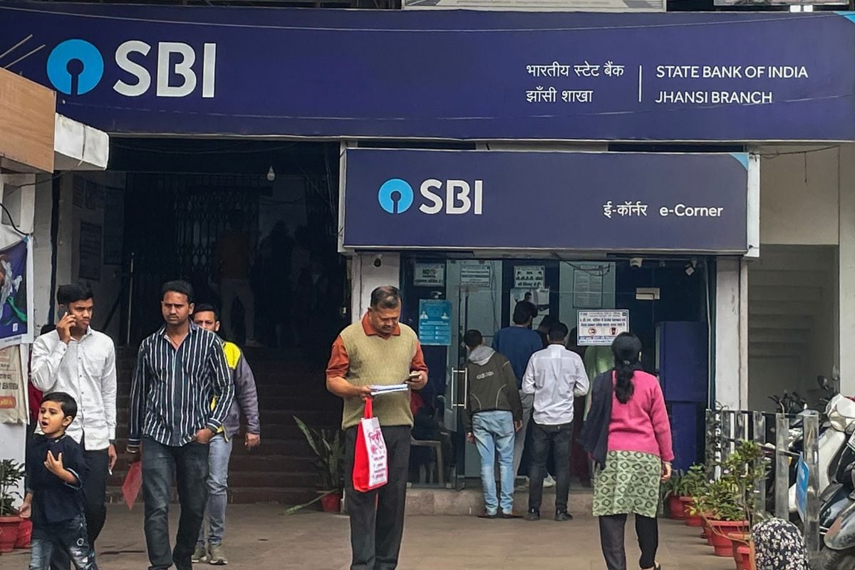 SBI Meets Supreme Court’s Deadline, Sends Data on Electoral Bonds To Poll Body