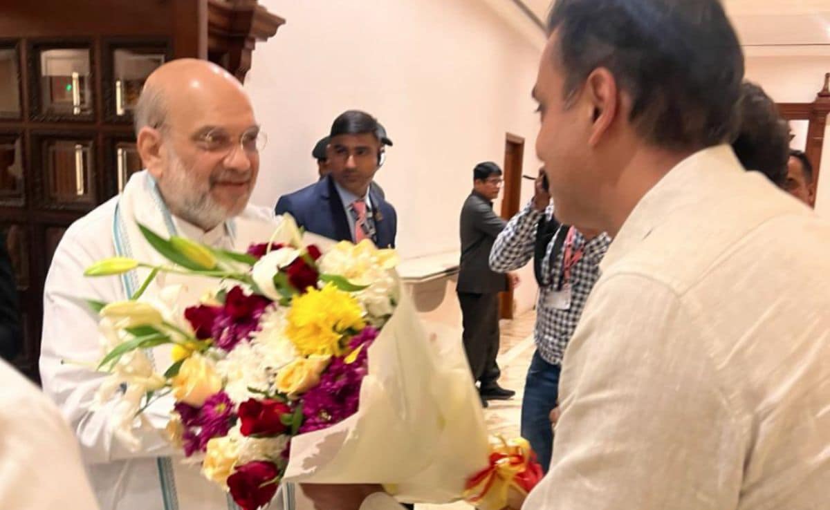 Amit Shah Holds Meet On Maharashtra Seat Tangle, Talks Positive: Sources Amit Shah Holds Meet On Maharashtra Seat Tangle, Talks Positive: Sources