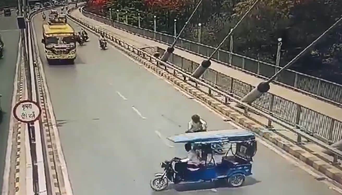 Video: Biker Dies After E-Rickshaw Ahead Takes Sudden U-Turn On Bridge