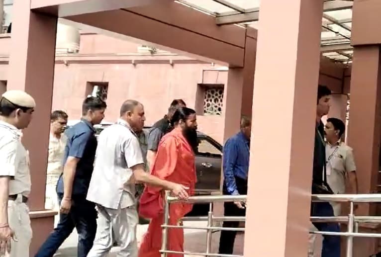 LIVE Updates: Ramdev In Court After Patanjali Apology Over Misleading Ads