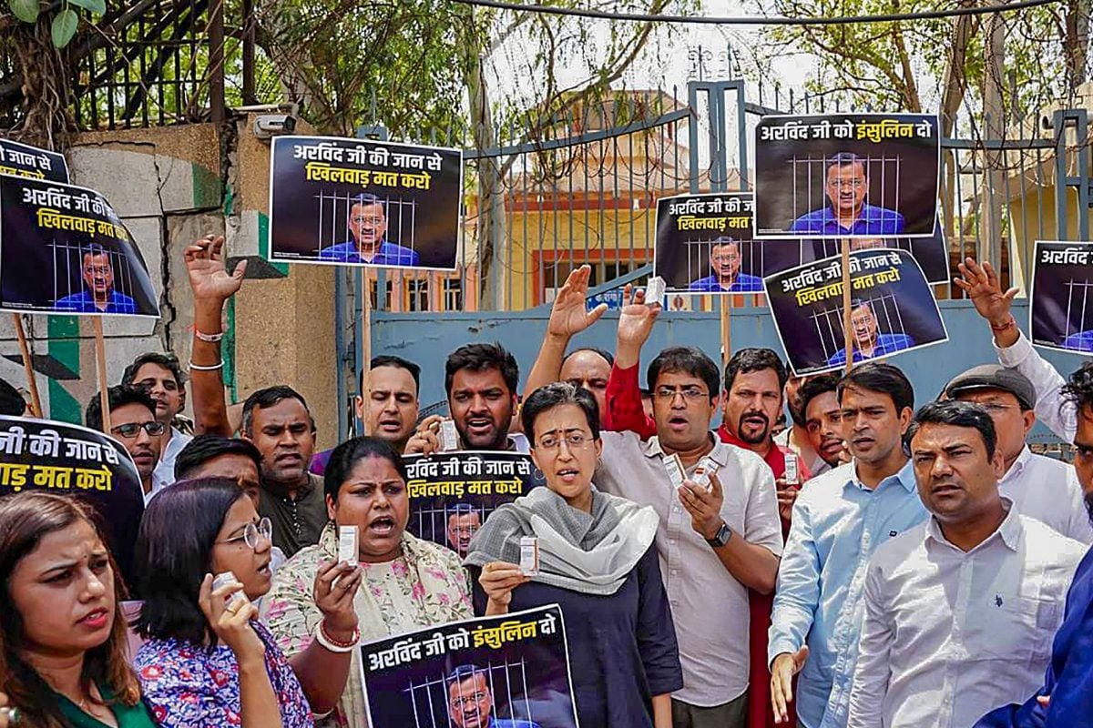‘Kejriwal Ko Insulin Do’: AAP Workers Protest Outside Tihar Jail