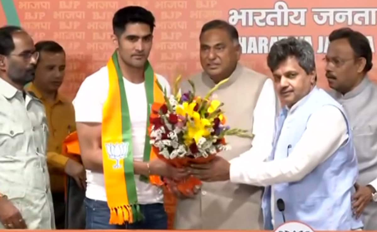 Boxer Vijender Singh Switches From Congress To BJP