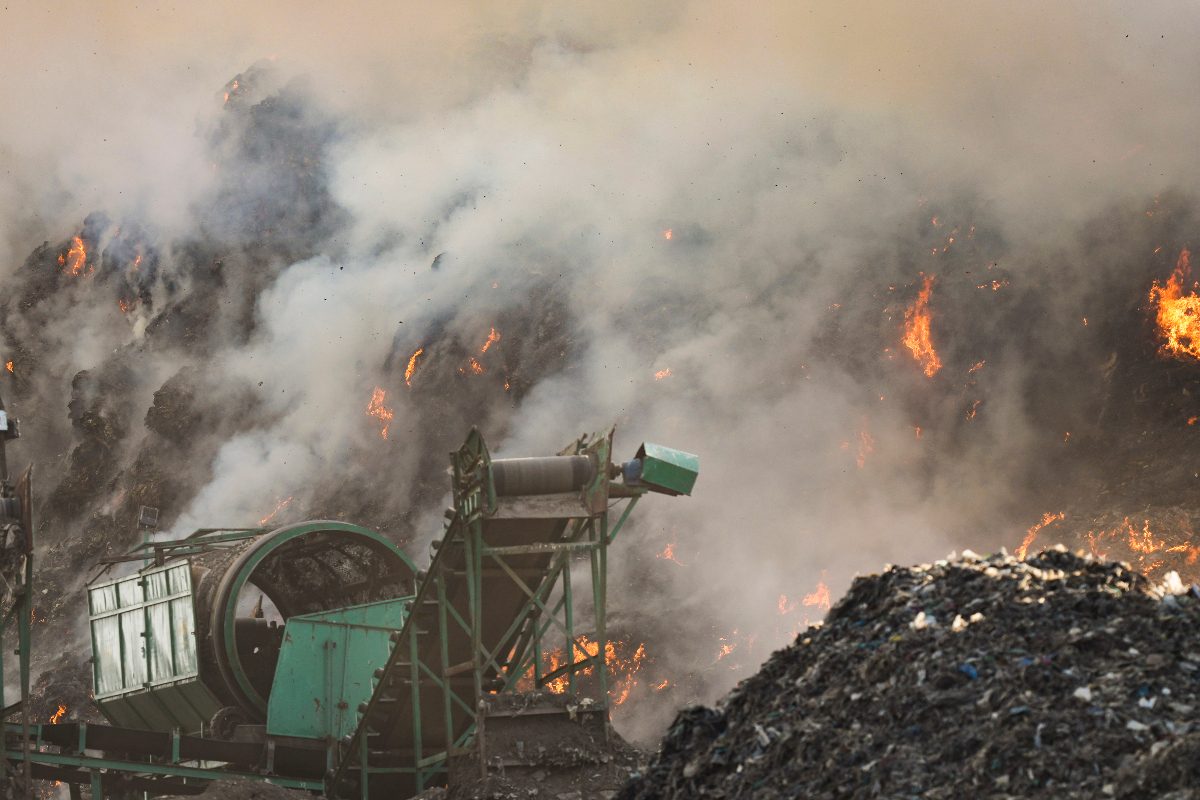 ‘Everyone Is Suffering’: Ghazipur Smoke Chokes East Delhi, Residents Grapple With Itchy Eyes, Sore Throat, Coughing