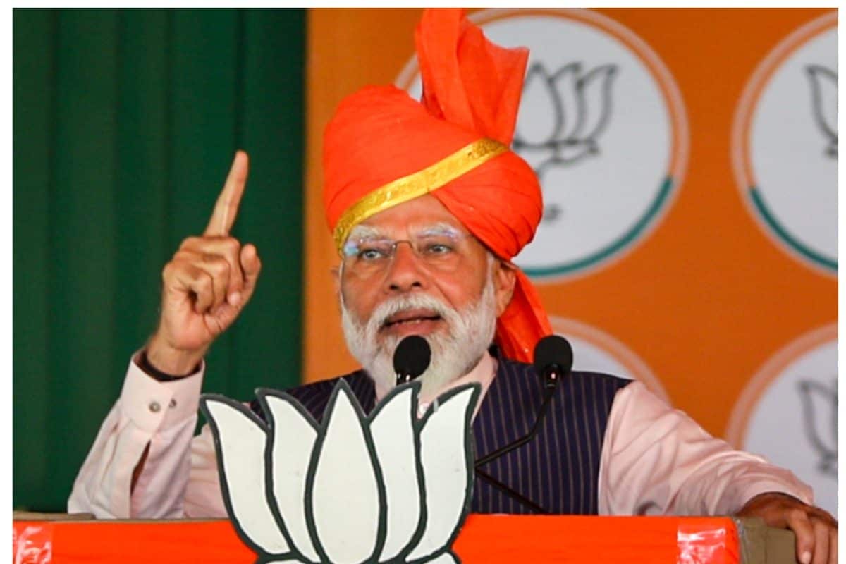 PM Modi Pays Homage to Jallianwala Bagh Massacre Victims PM Modi Pays Homage to Jallianwala Bagh Massacre Victims