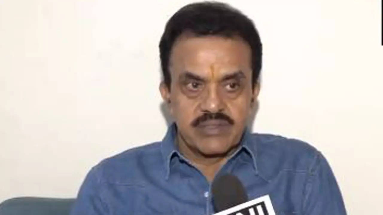 Sanjay Nirupam’s dig at Congress after party acts against him