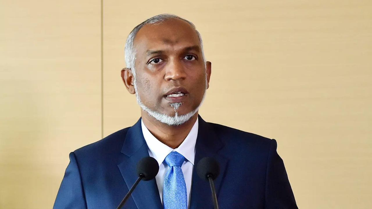 More trouble for Maldives prez: Leaked papers reveal corruption, oppn seeks impeachment