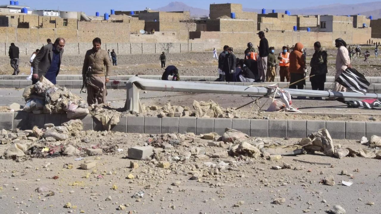 2 dead in suicide attack on vehicle carrying Japanese nationals in Karachi