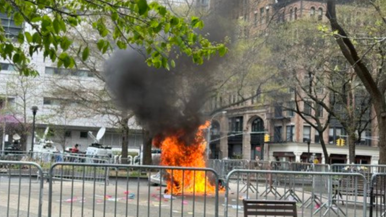Person engulfed in flames outside NY courthouse: Report
