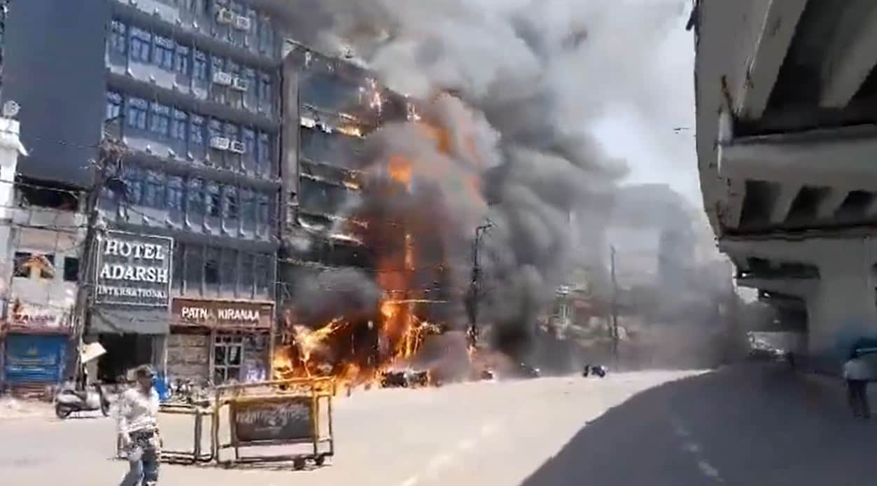 6 Killed In Fire At Patna Hotel Near Railway Station, Over 30 Injured