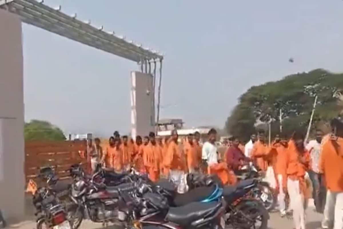 Telangana School Officials Booked By Police Over ‘Saffron Dress’ Row