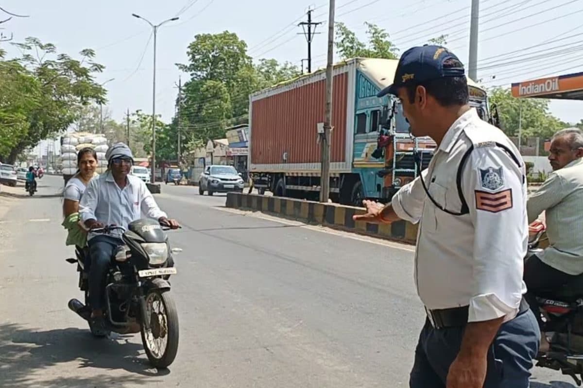 Delhi Man, Booked For Outraging Woman’s Modesty, Ordered To Assist Traffic Cops At Signal