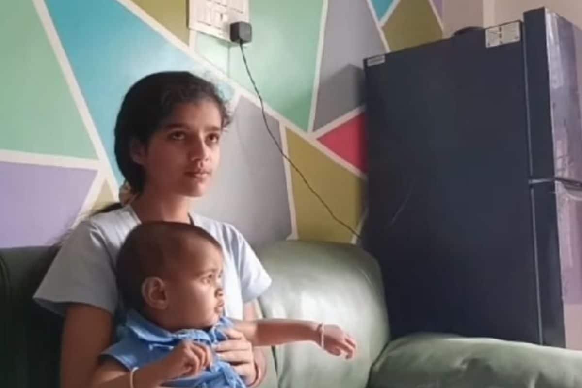 UP: Teen Who Used Alexa to Foil Monkey Attack Wants to be Engineer, Thanks Anand Mahindra for Job Promise