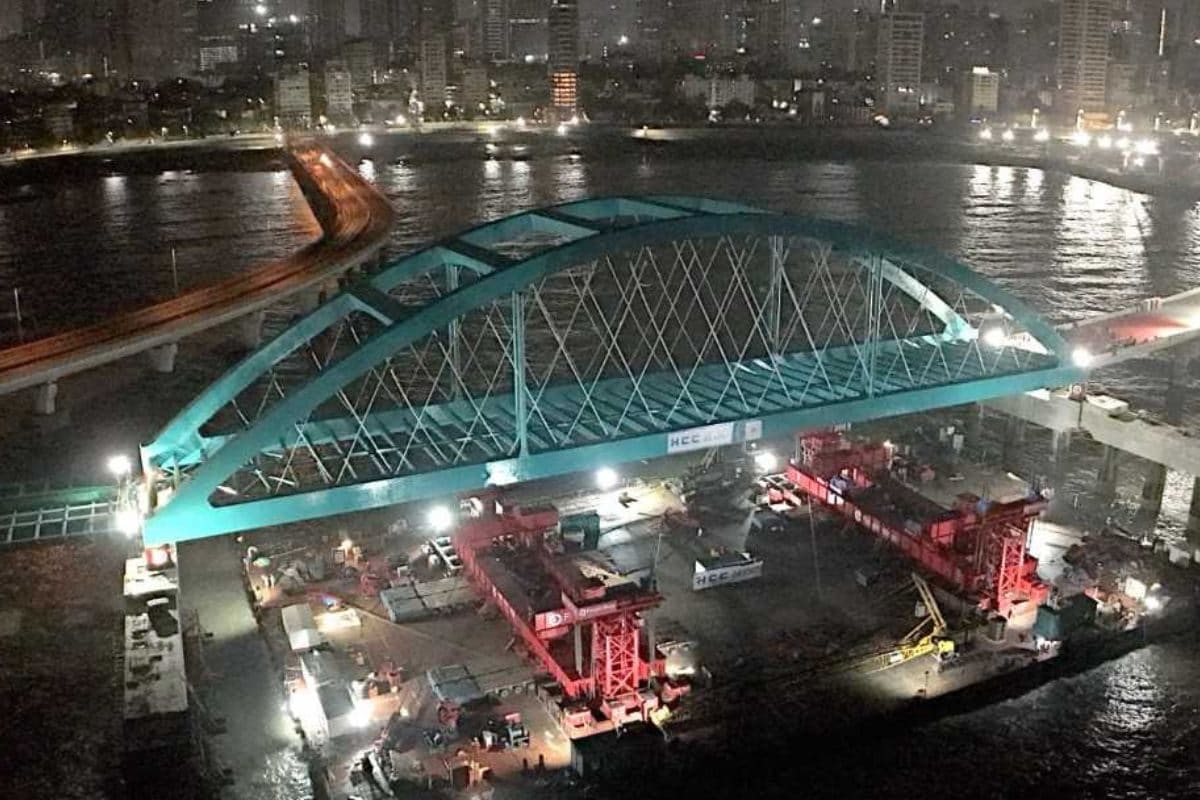 Mumbai: How the BMC Installed First Giant Girder Connecting Coastal Road Project, Bandra-Worli Sea Link