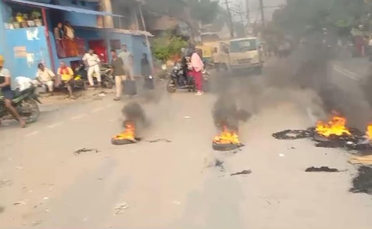 3-Year-Old Found Dead At School, Family Sets Building, Vehicles On Fire 3-Year-Old Found Dead At School, Family Sets Building, Vehicles On Fire