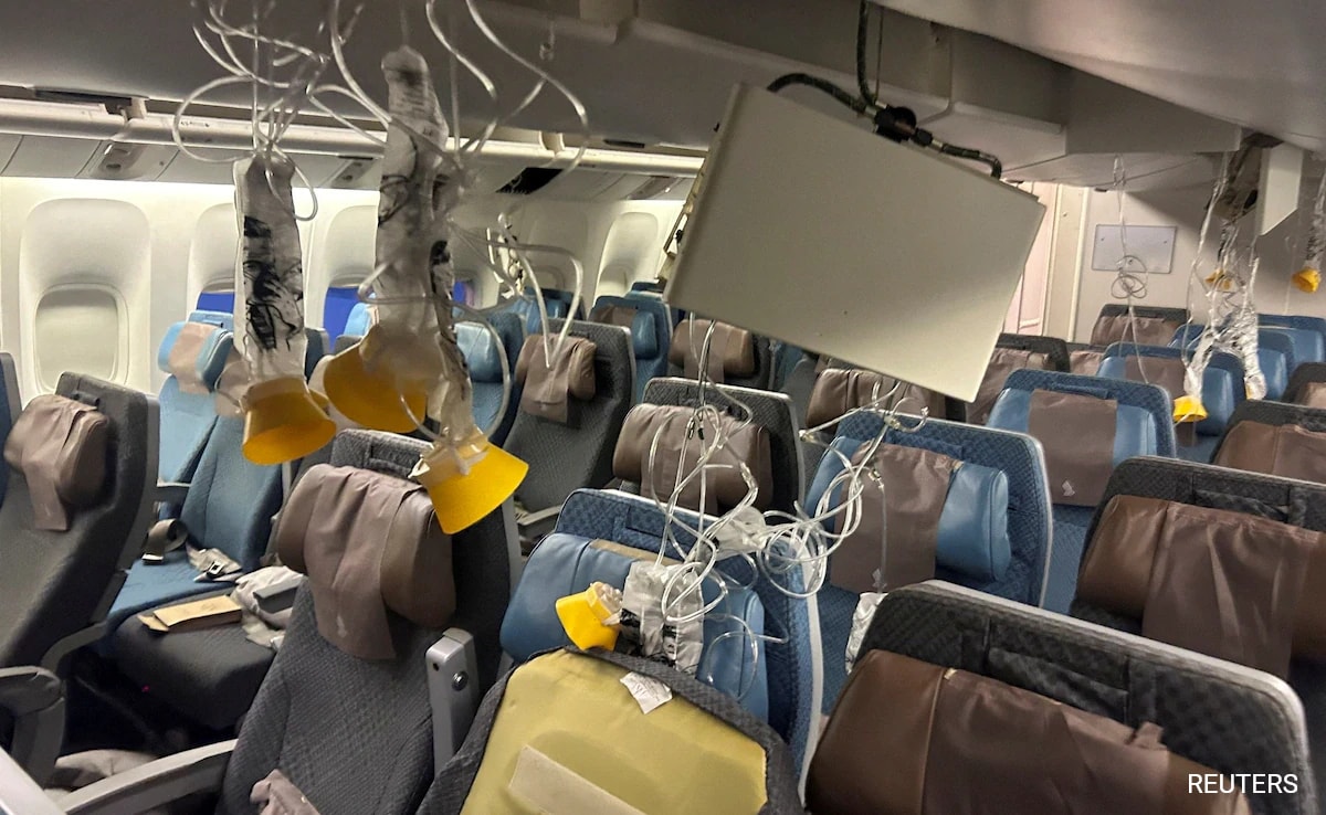 “Longest 2 Hours”: Passengers Recall Singapore Airline Flight Horror