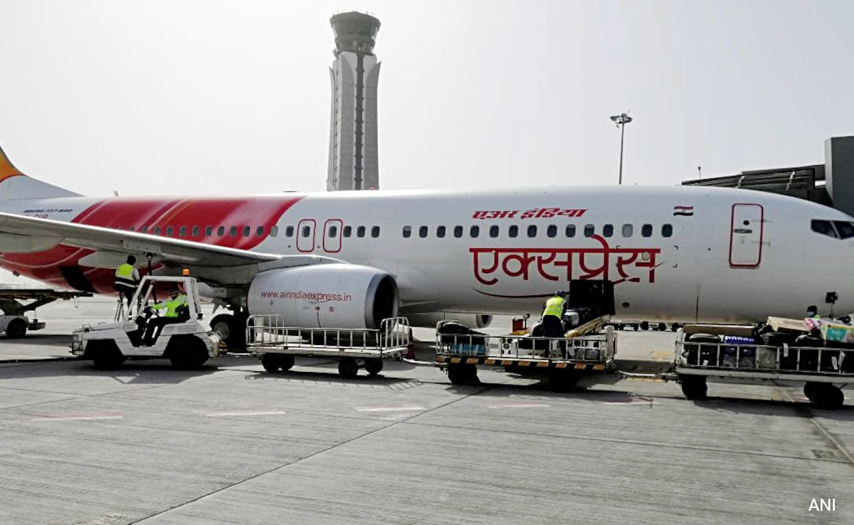 Labour Commissioner Slams Tatas, Accuses Air India Express Of Mismanagement Labour Commissioner Slams Tatas, Accuses Air India Express Of Mismanagement