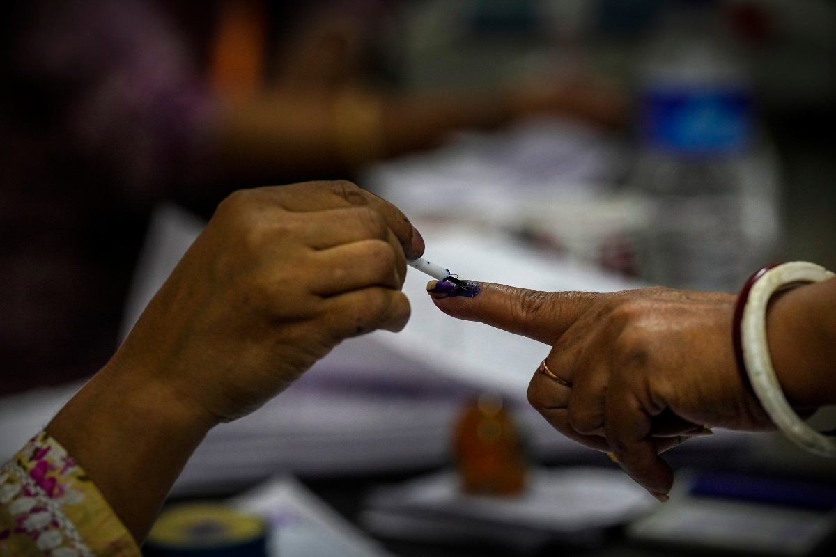 Bevy Of High-profile Candidates To Test Their Luck In 7 South Bengal LS Seats On Monday Bevy Of High-profile Candidates To Test Their Luck In 7 South Bengal LS Seats On Monday
