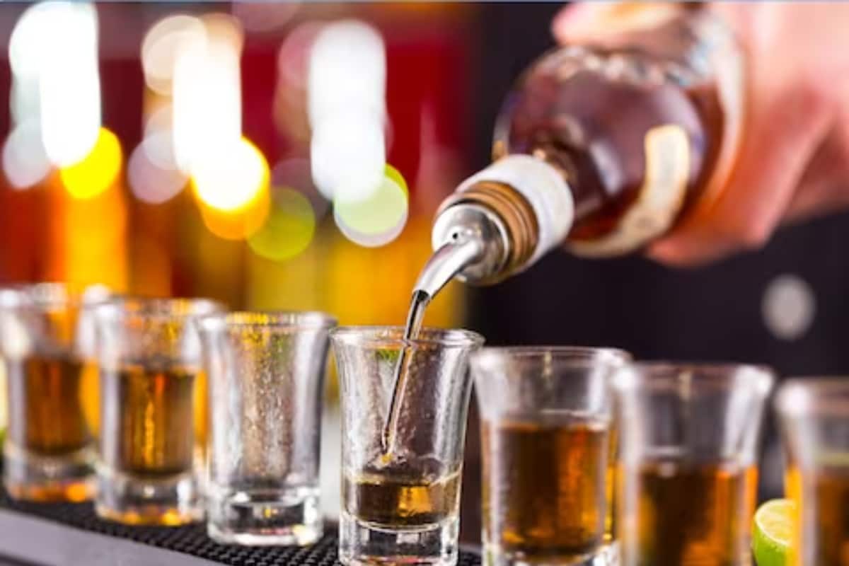 Wine Shops Shut, Bars and Restaurants Won’t Serve Alcohol in Mumbai From This Saturday To Monday Wine Shops Shut, Bars and Restaurants Won’t Serve Alcohol in Mumbai From This Saturday To Monday