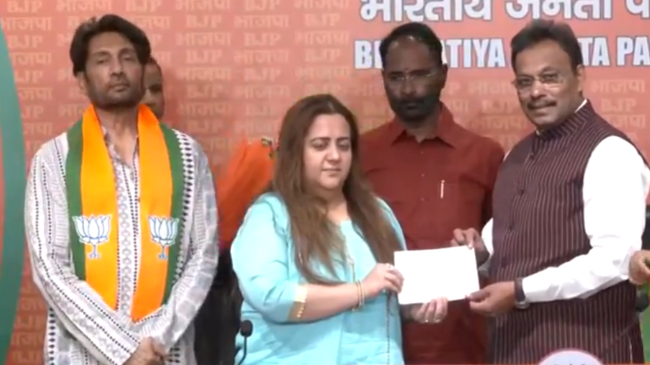 Ex-Cong leaders Radhika Khera, Shekhar Suman join BJP Ex-Cong leaders Radhika Khera, Shekhar Suman join BJP