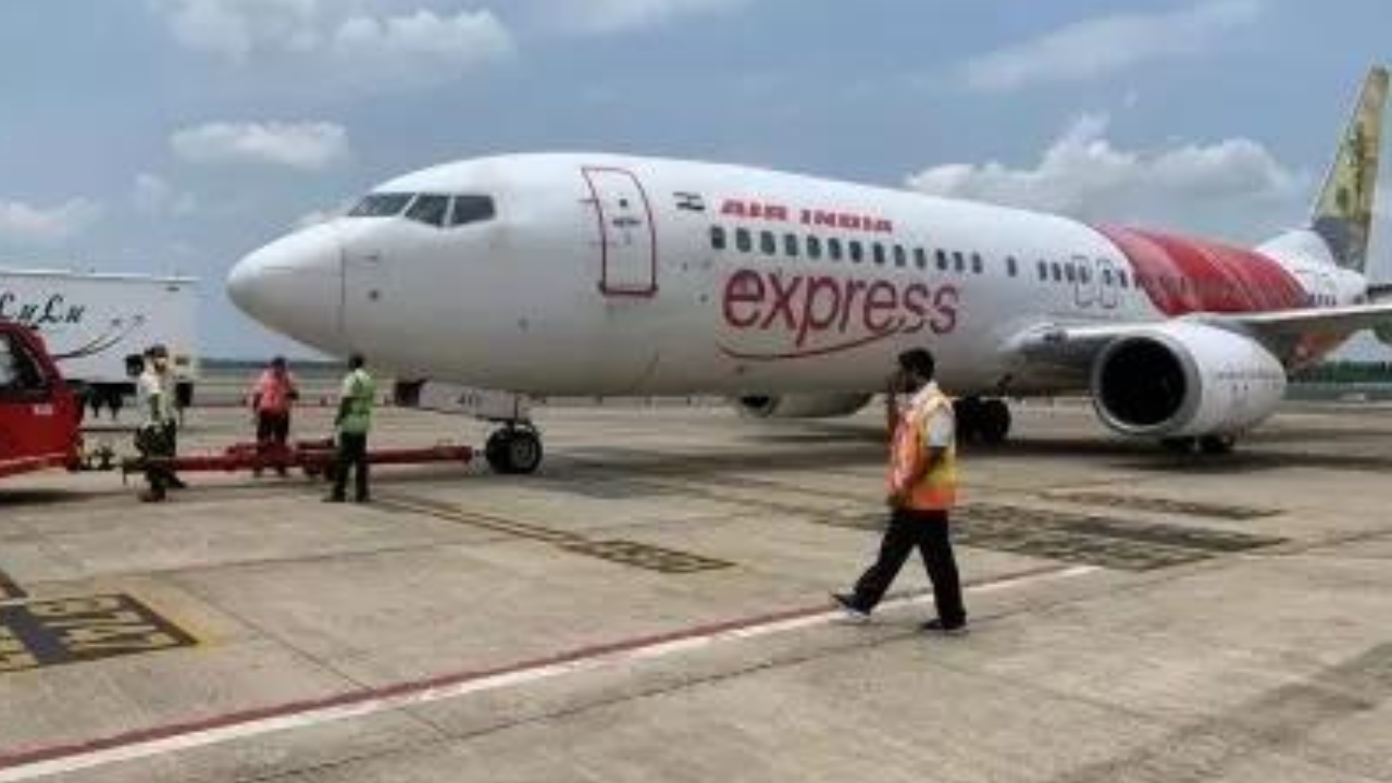 AI Express row breakthrough: Mgmnt, crew reach deal; fired staff to be reinstated AI Express row breakthrough: Mgmnt, crew reach deal; fired staff to be reinstated